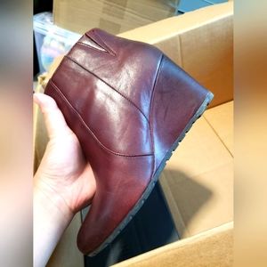 Clarks Rosepoint Bud Ankle Bootie